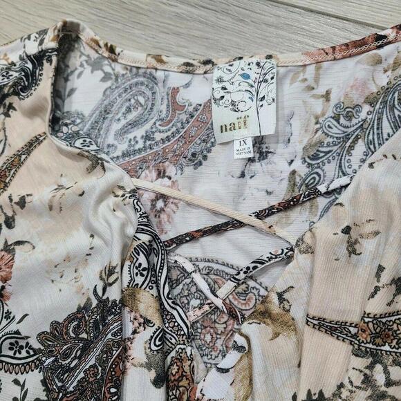 Naif Top 1x Plus Size V Neck Criss Cross Stretch Floral - Picture 3 of 5